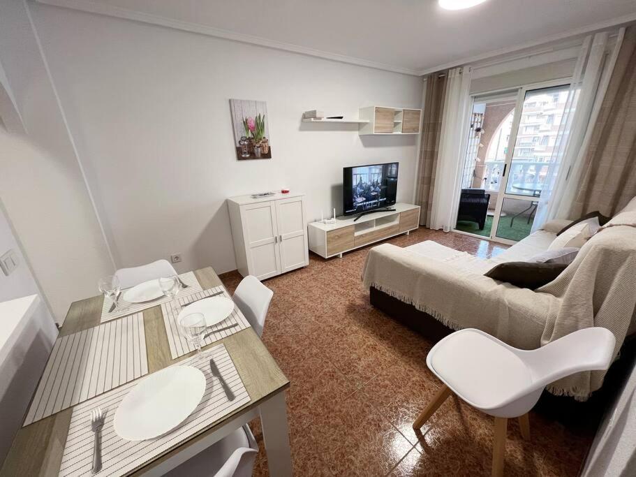 Nice And Central Apartment Torrevieja Zewnętrze zdjęcie