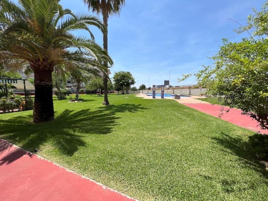 Nice And Central Apartment Torrevieja Zewnętrze zdjęcie