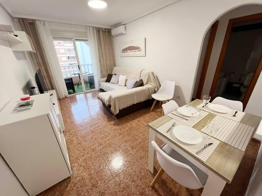 Nice And Central Apartment Torrevieja Zewnętrze zdjęcie