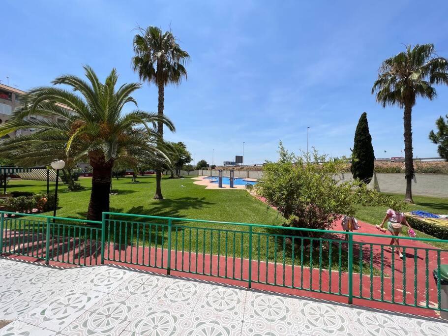 Nice And Central Apartment Torrevieja Zewnętrze zdjęcie