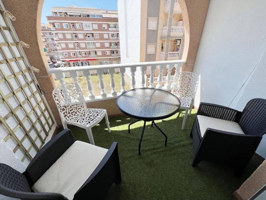 Nice And Central Apartment Torrevieja Zewnętrze zdjęcie